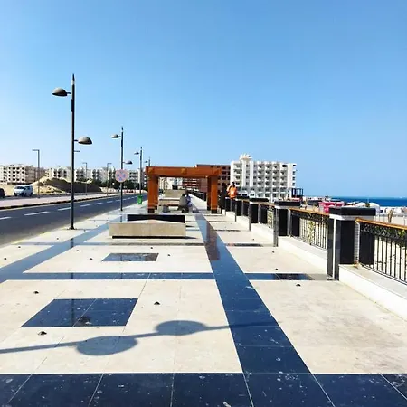 Apartment With Separate Entrance Near Arabia Hotel